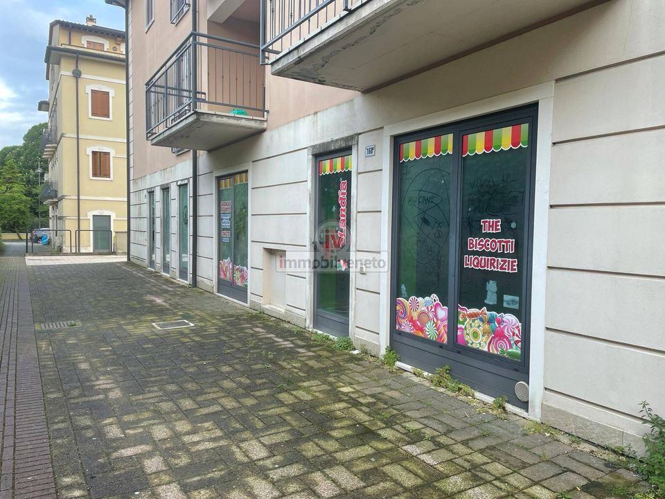 Erhvervsejendom i Lonigo, Vicenza - foto 2