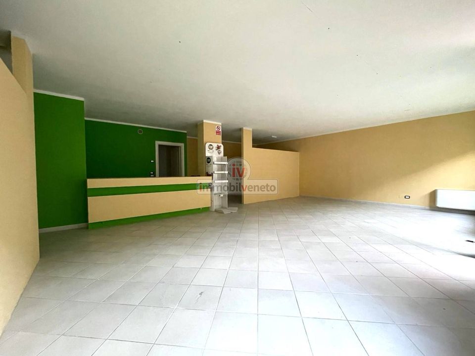 Erhvervsejendom i Lonigo, Vicenza - foto 3