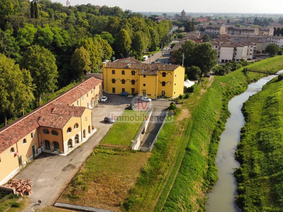 Erhvervsejendom i Lonigo, Vicenza - foto 4