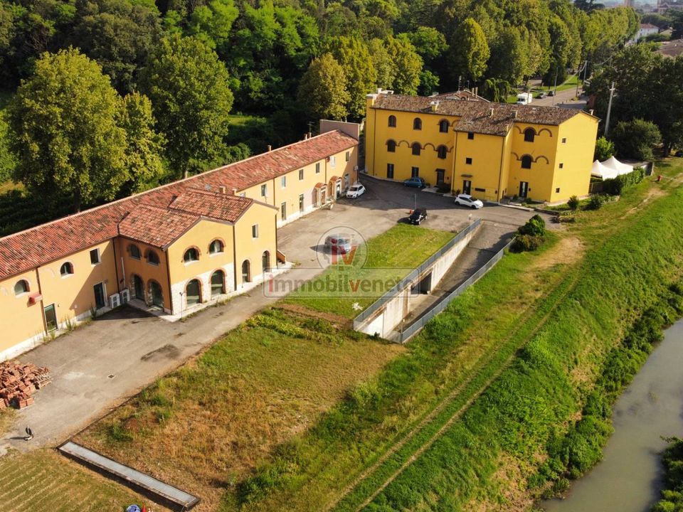 Erhvervsejendom i Lonigo, Vicenza - foto 3