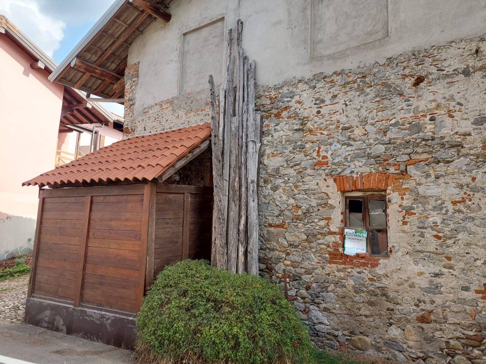Landejendom i Cadrezzate con Osmate, Varese - foto 5
