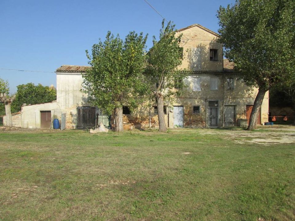 Landejendom i Jesi, Ancona - foto 1