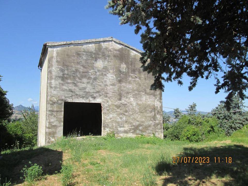Erhvervsejendom i Cupramontana, Ancona - foto 1