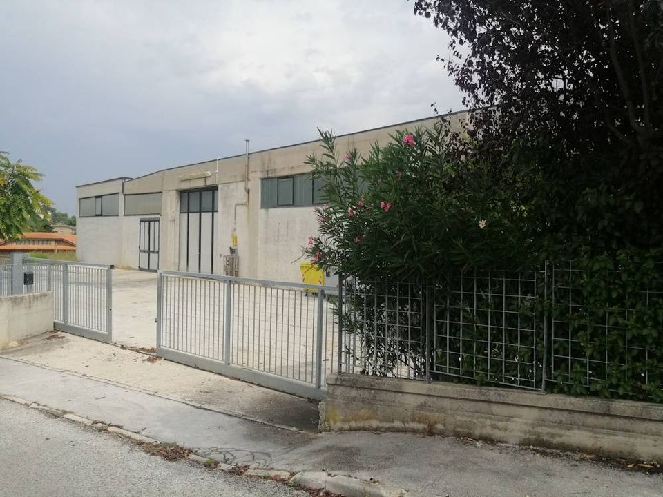 Erhvervsejendom i San Marcello, Ancona - foto 1