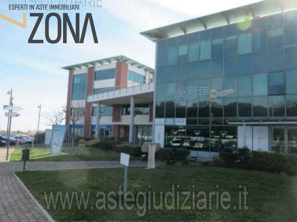Erhvervsejendom i Spoltore, Pescara - foto 1