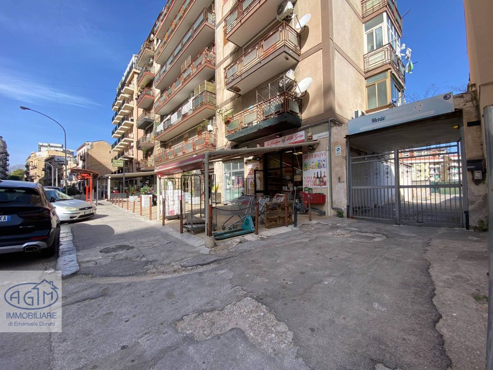 Parkeringsplads i Palermo, Palermo - foto 1