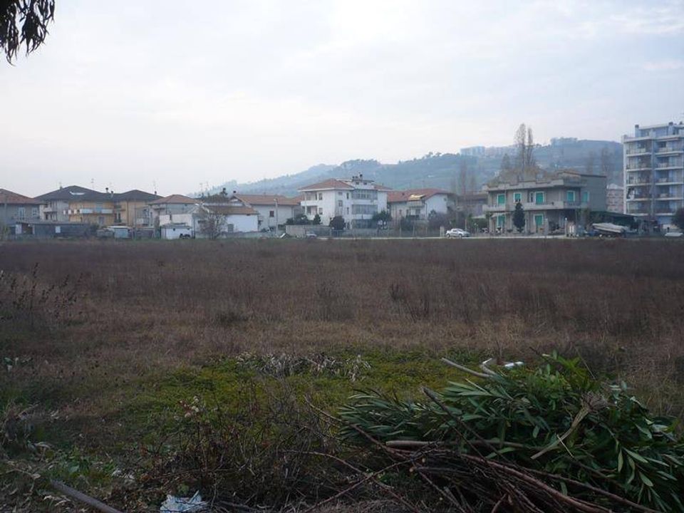 Helårsgrund i Alba Adriatica, Teramo - foto 1