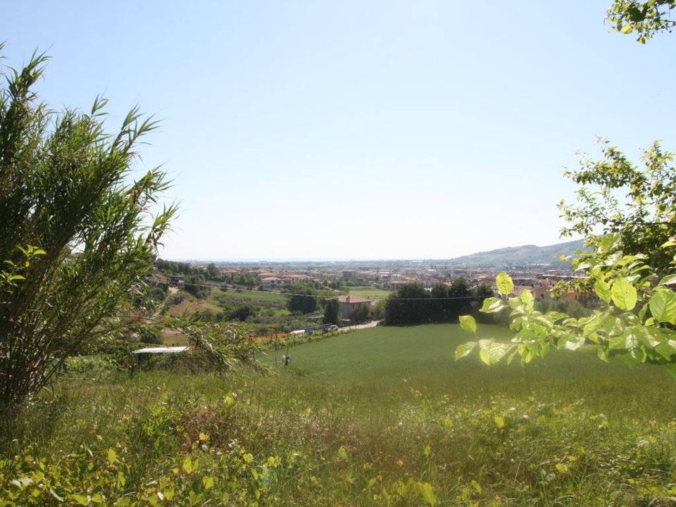 Helårsgrund i Monteprandone, Ascoli Piceno - foto 1