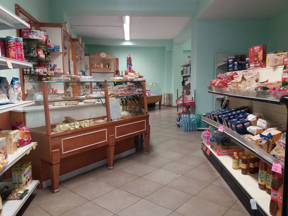 L'establiment comercial a San Giuliano Terme, Pisa - foto 2