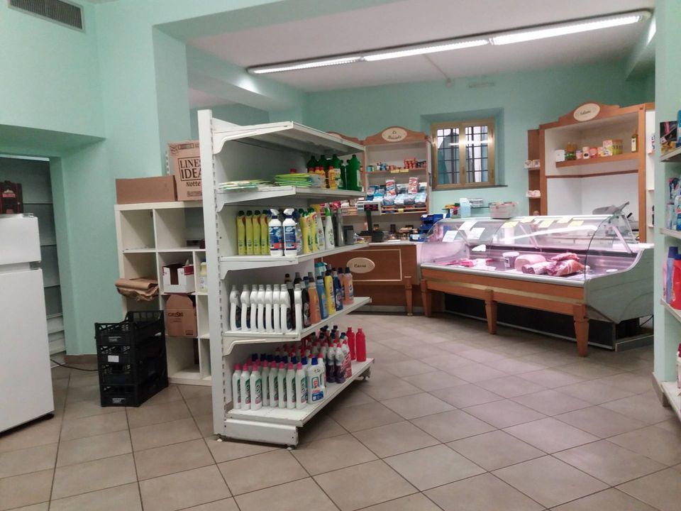L'establiment comercial a San Giuliano Terme, Pisa - foto 3