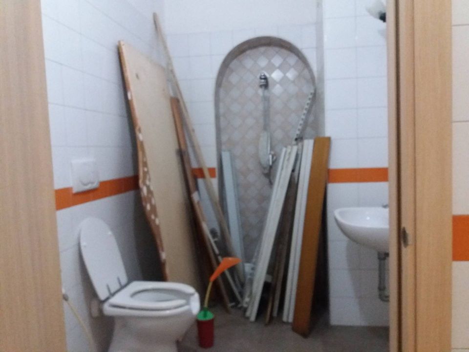 L'establiment comercial a San Giuliano Terme, Pisa - foto 4