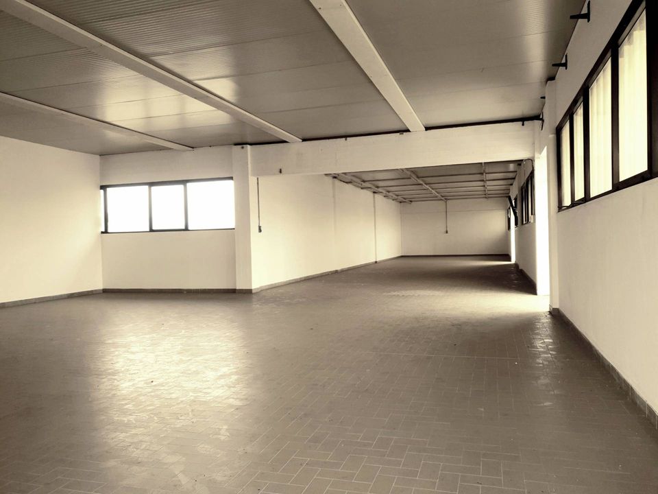 L'establiment comercial a Pontedera, Pisa - foto 1