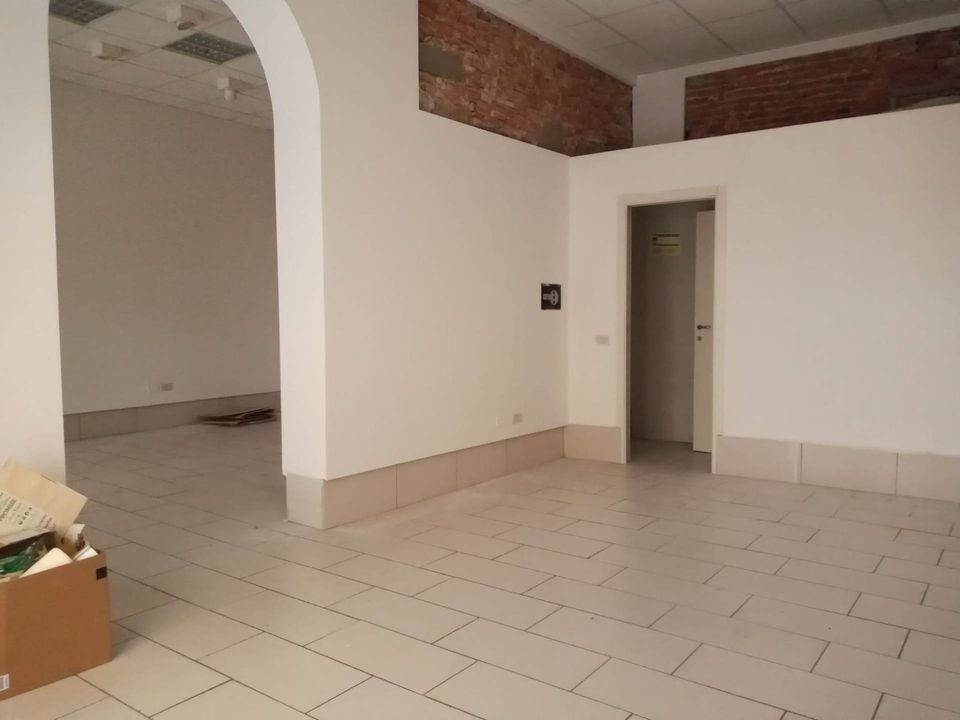 L'establiment comercial a Pontedera, Pisa - foto 1