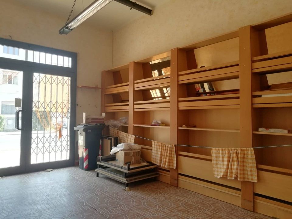 L'establiment comercial a Pontedera, Pisa - foto 2