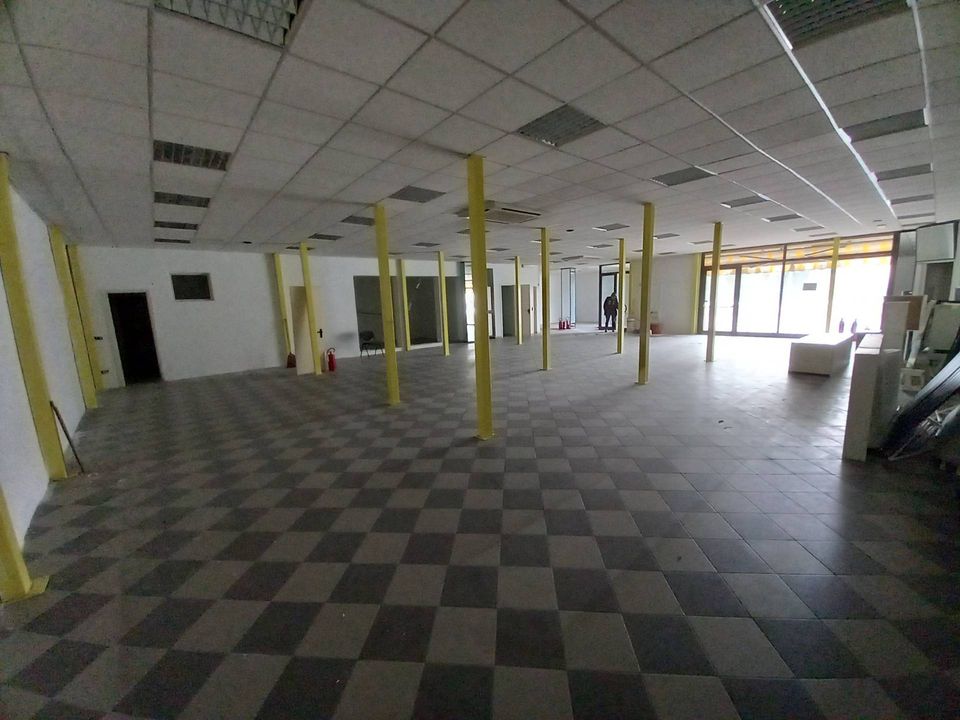 L'establiment comercial a Fucecchio, Florence - foto 3