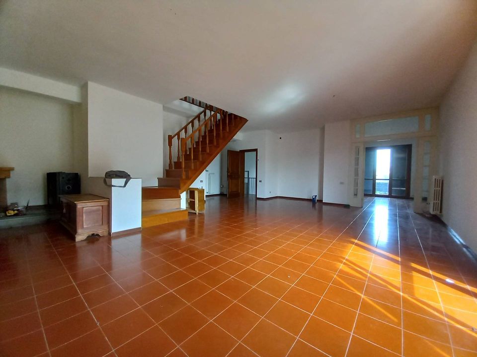 Villa i Ponsacco, Pisa - foto 1
