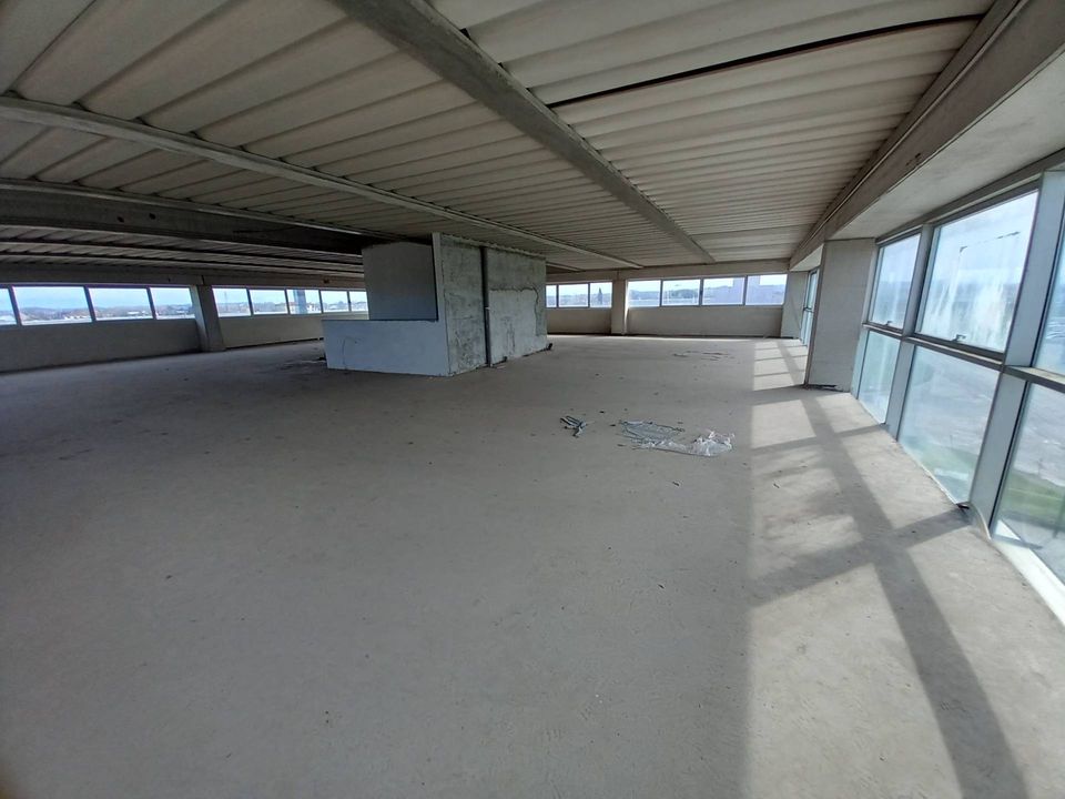 L'establiment comercial a Ponsacco, Pisa - foto 1