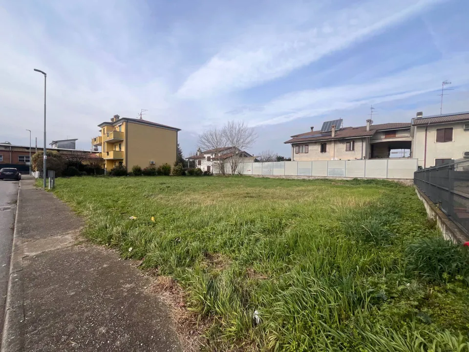 Helårsgrund i San Giorgio Bigarello, Mantua - foto 3