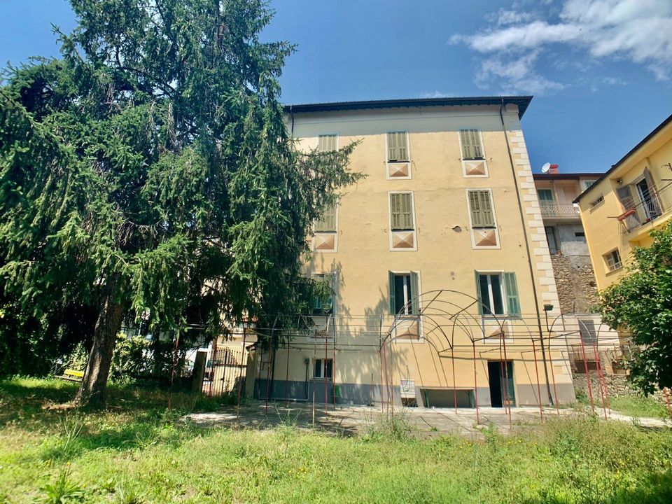 Erhvervsejendom i Dolceacqua, Imperia - foto 1