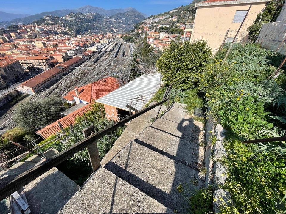 Helårsgrund i Ventimiglia, Imperia - foto 3