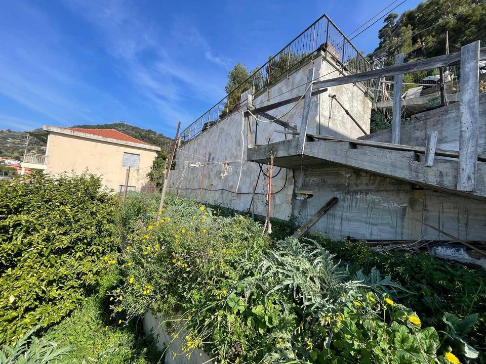 Helårsgrund i Ventimiglia, Imperia - foto 4