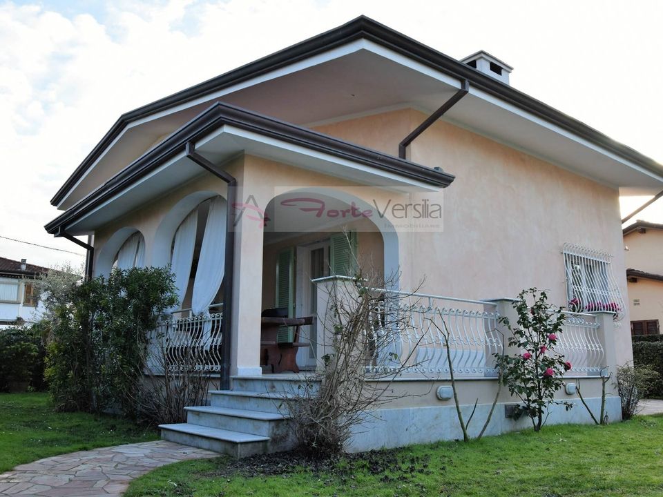 Villa i Forte dei Marmi, Lucca - bilde 1