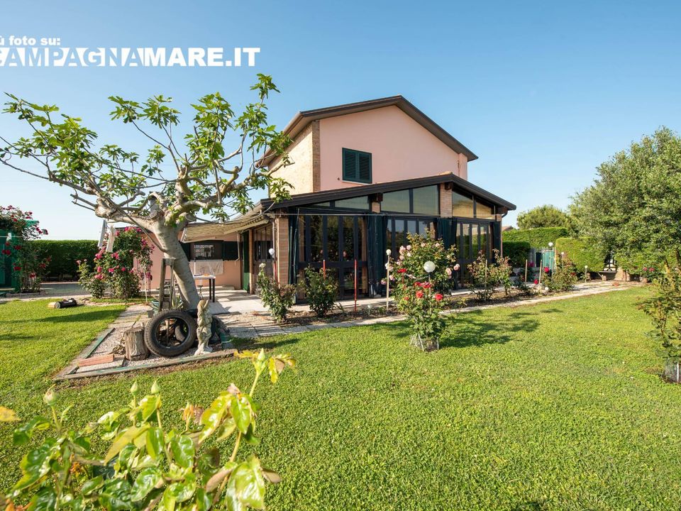 Villa en Jolanda di Savoia, Ferrara - foto 1
