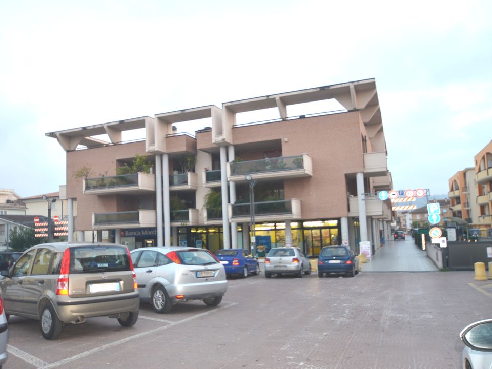 L'establiment comercial a Monteprandone, Ascoli Piceno - foto 1