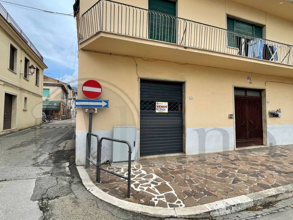 Erhvervsejendom i Aquino, Frosinone - foto 1