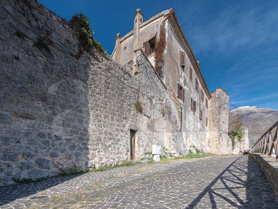 Erhvervsejendom i Vico nel Lazio, Frosinone - foto 5