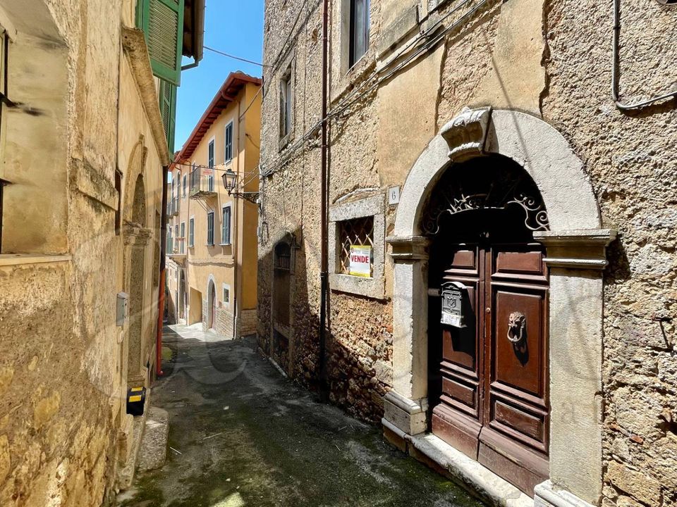 Erhvervsejendom i Arpino, Frosinone - foto 1