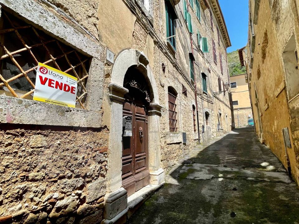Erhvervsejendom i Arpino, Frosinone - foto 2
