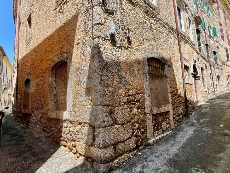 Erhvervsejendom i Arpino, Frosinone - foto 4