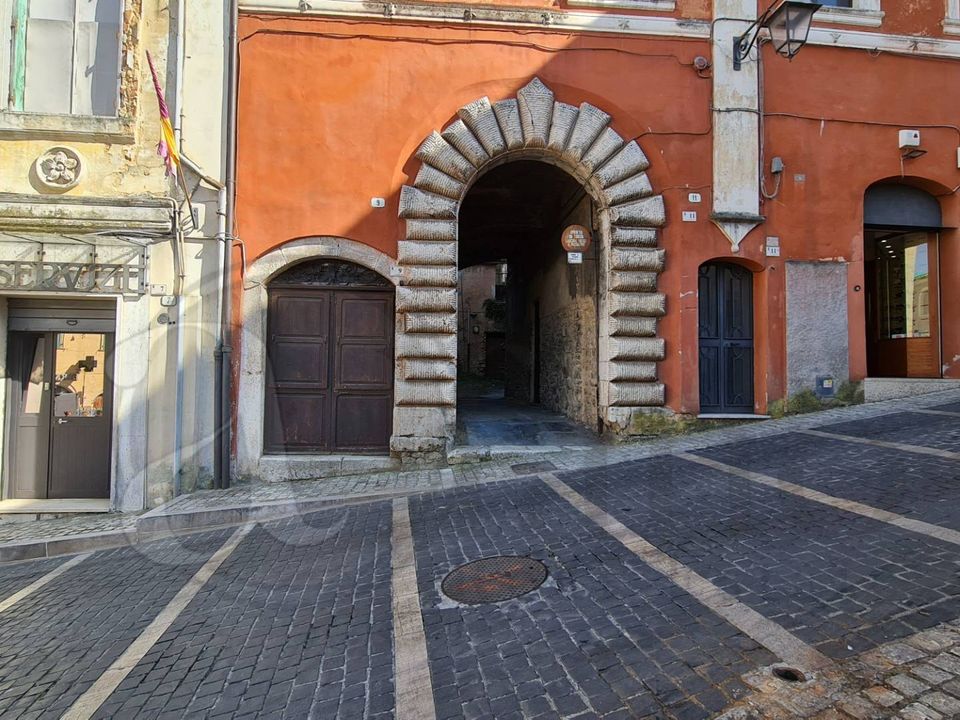 Erhvervsejendom i Priverno, Latina - foto 2