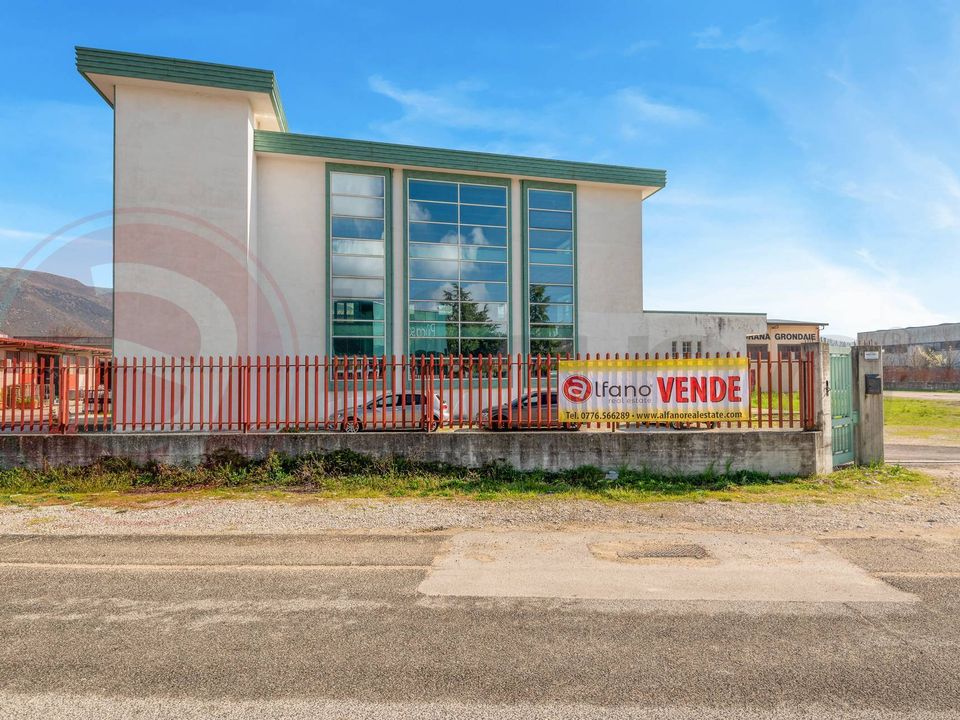Erhvervsejendom i Sora, Frosinone - foto 1