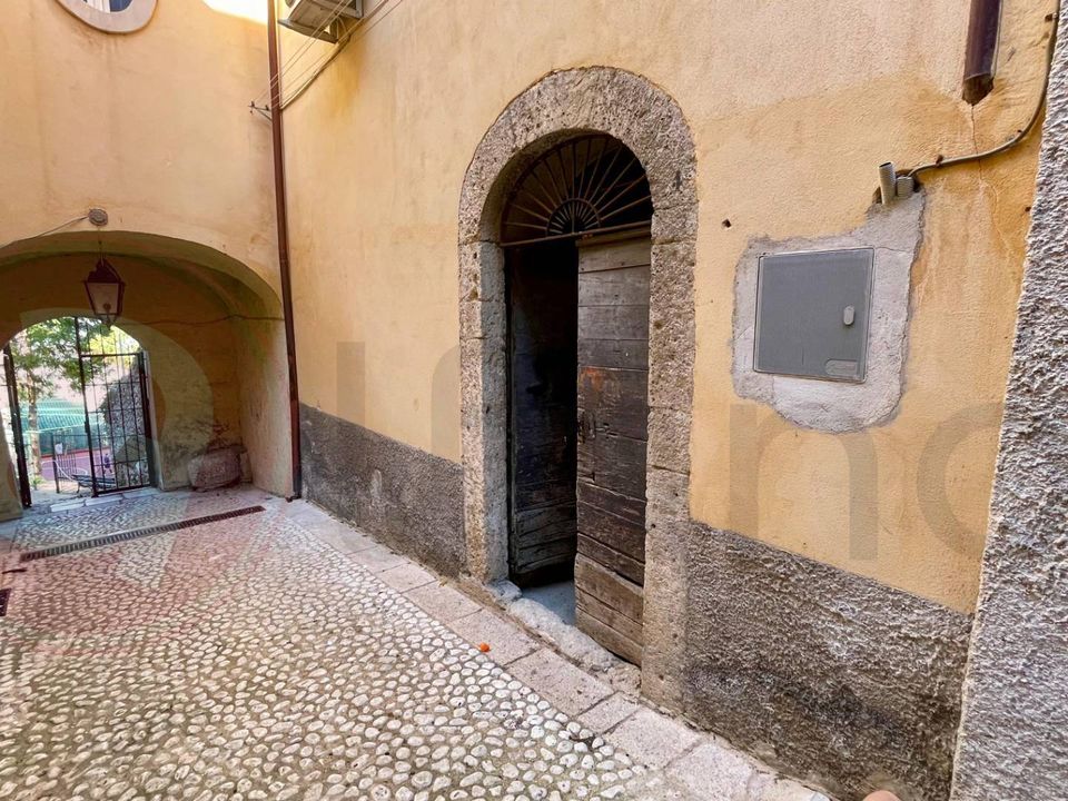 Erhvervsejendom i Arpino, Frosinone - foto 1