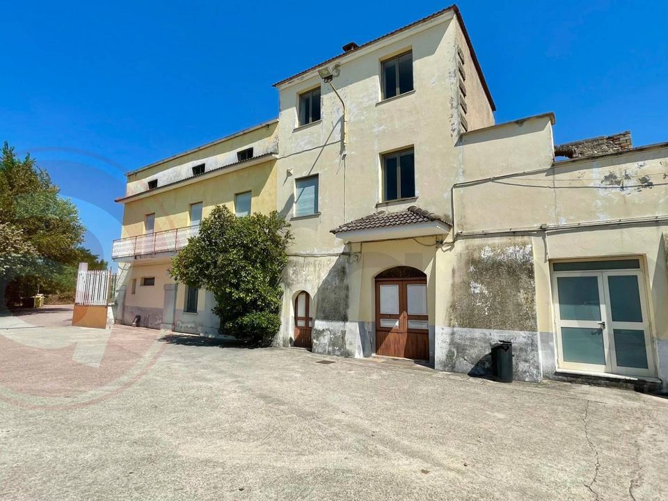 Erhvervsejendom i Castrocielo, Frosinone - foto 1