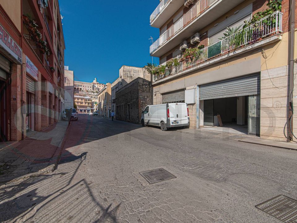 Erhvervsejendom i Terracina, Latina - foto 1