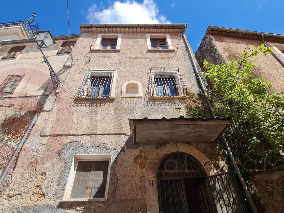 Erhvervsejendom i Alvito, Frosinone - foto 1