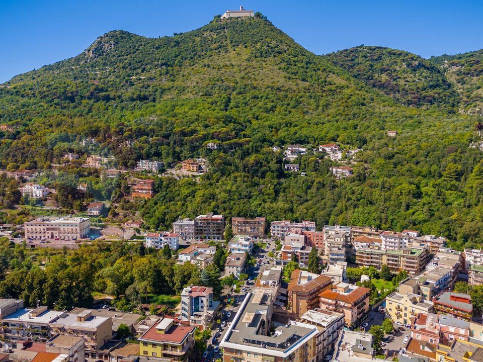Erhvervsejendom i Cassino, Frosinone - foto 4