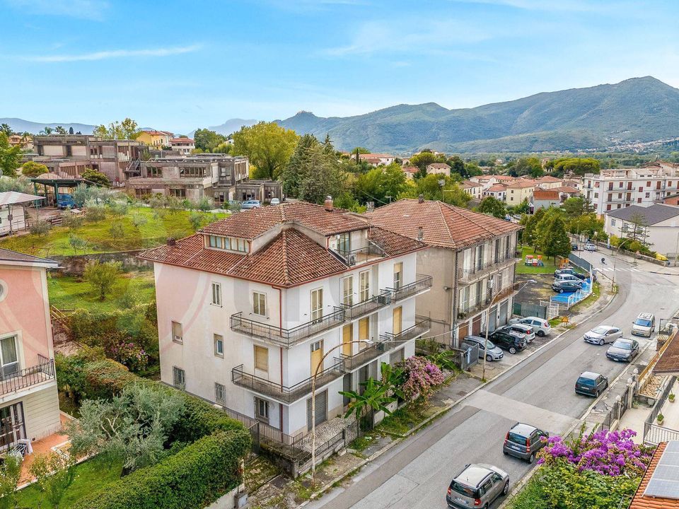 Erhvervsejendom i Sant'Elia Fiumerapido, Frosinone - foto 1