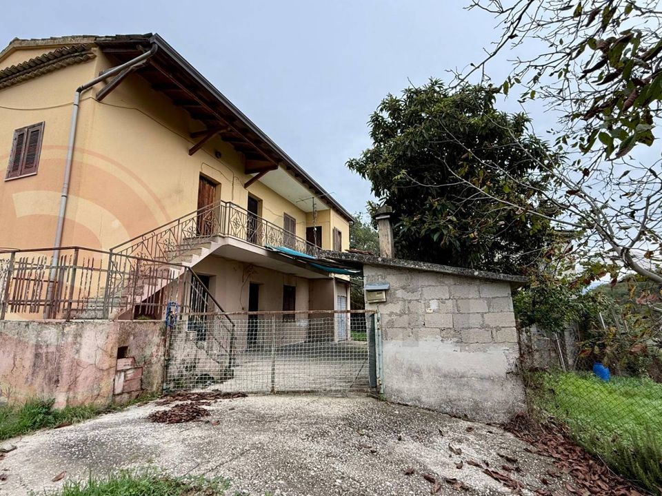 Landejendom i Boville Ernica, Frosinone - foto 1
