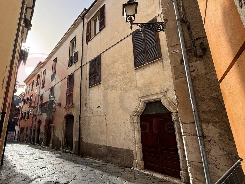 Erhvervsejendom i Isola del Liri, Frosinone - foto 2