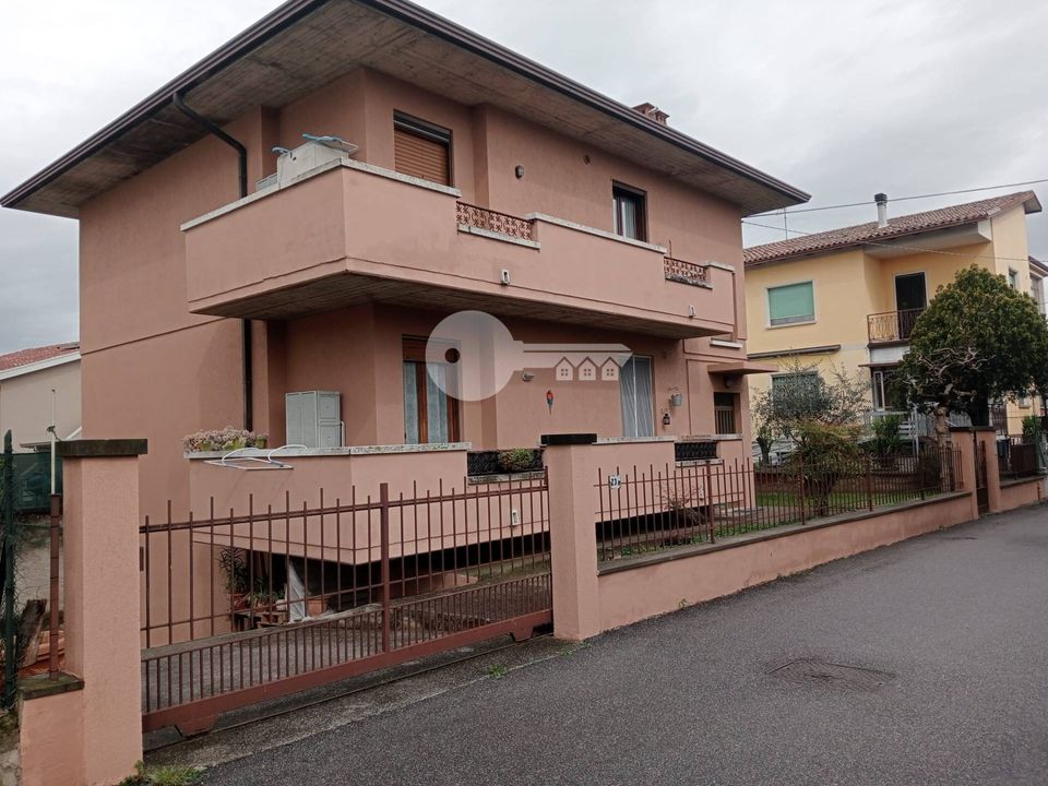 Lejlighed i Ghedi, Brescia - foto 1