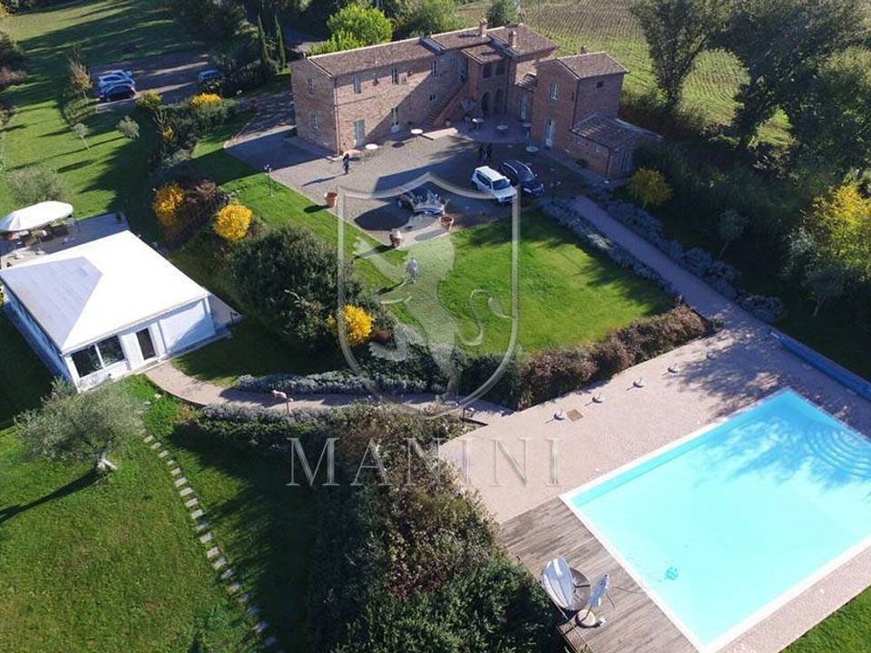Landejendom i Foiano della Chiana, Arezzo - foto 1