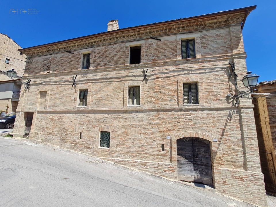Erhvervsejendom i Ponzano Di Fermo, Fermo - foto 1