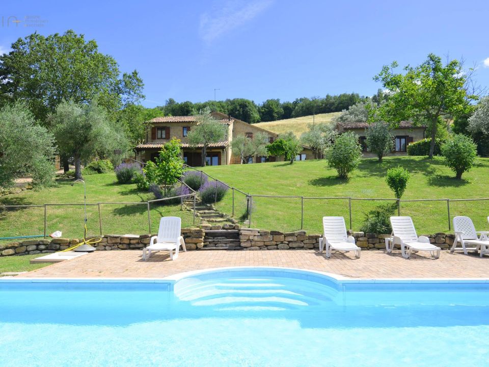 Country house in Gualdo, Macerata - photo 1