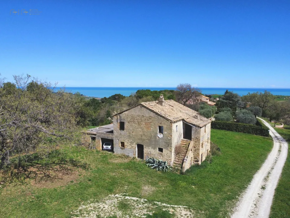 Landejendom i Cupra Marittima, Ascoli Piceno - foto 1
