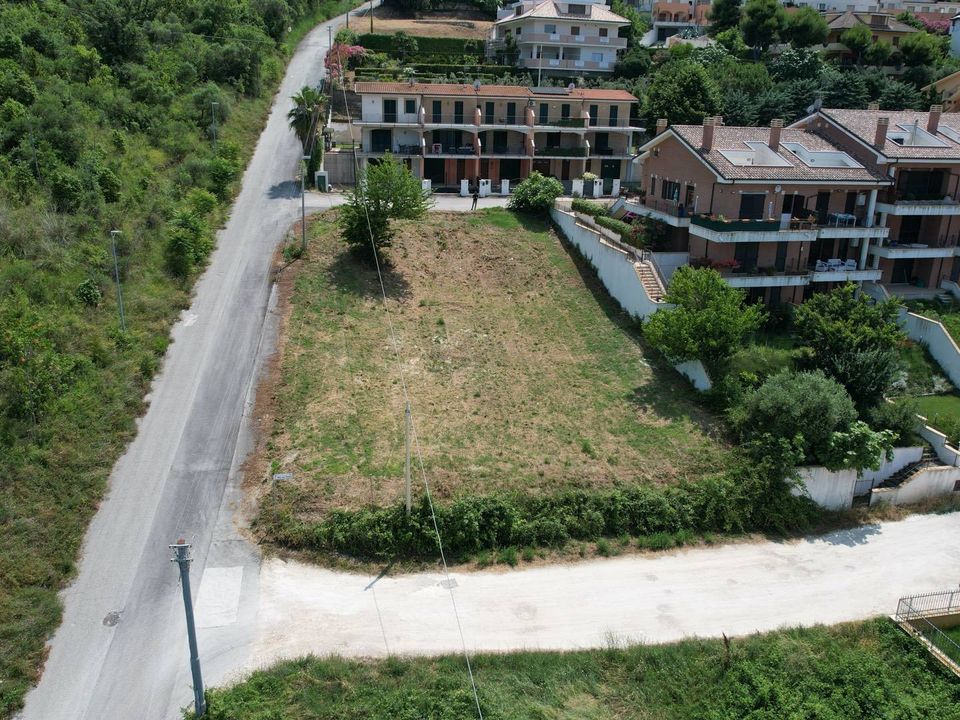 Helårsgrund i Colonnella, Teramo - foto 1