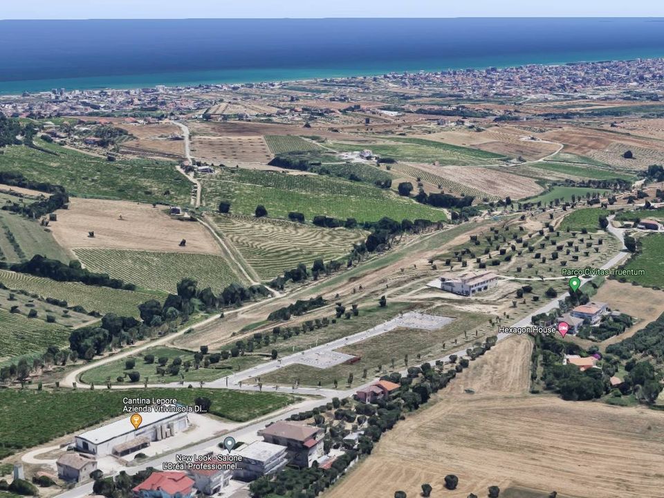 Erhvervsejendom i Colonnella, Teramo - foto 1